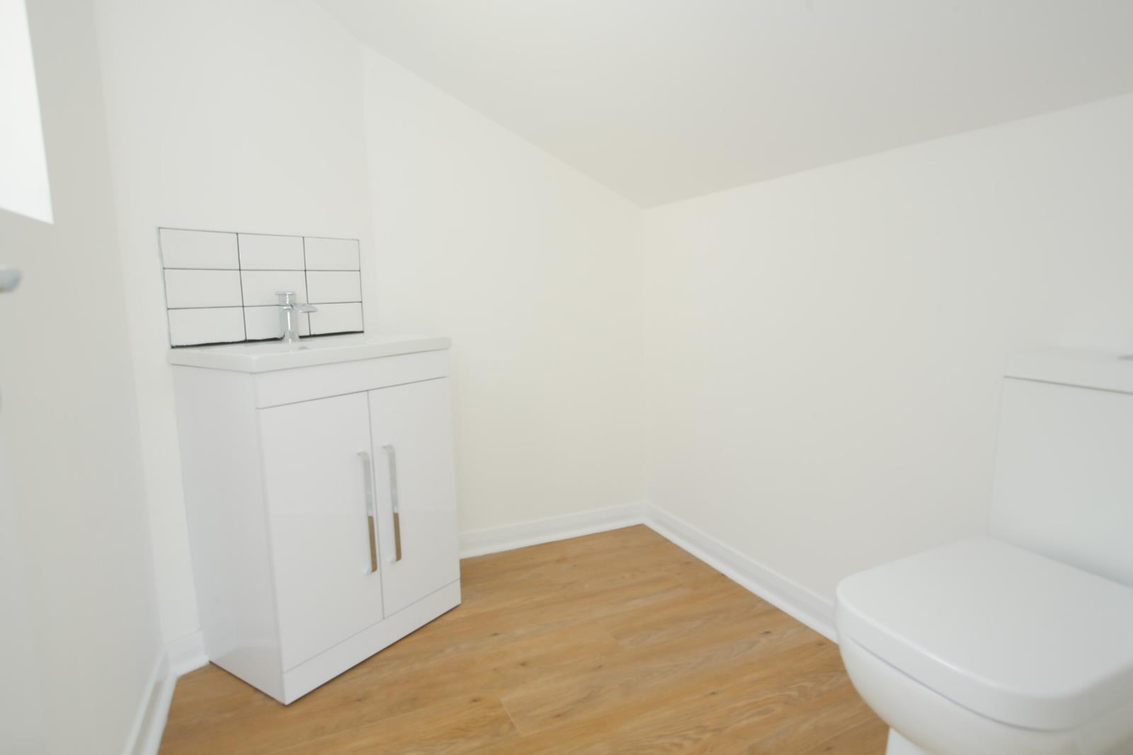 Greenacres, 124a Greenfield Road, Holmfirth, HD9 2LP