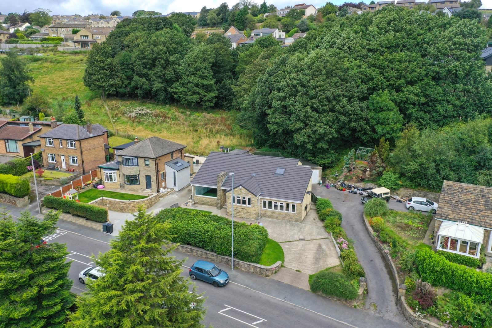 Greenacres, 124a Greenfield Road, Holmfirth, HD9 2LP