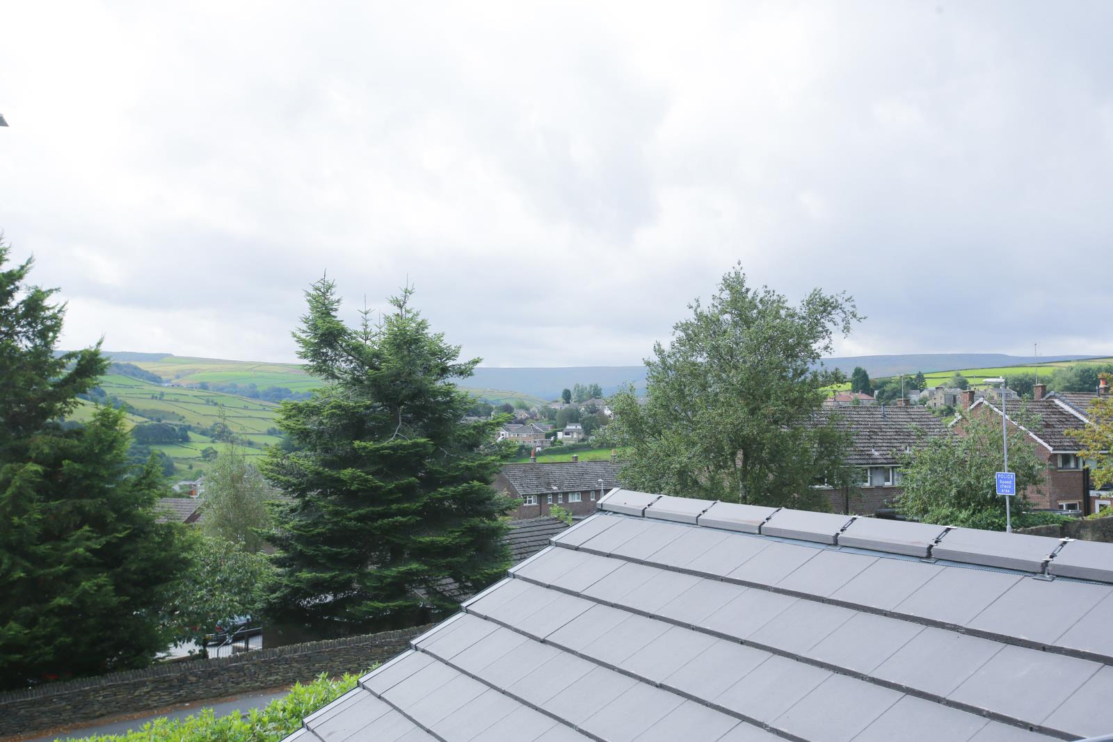 Greenacres, 124a Greenfield Road, Holmfirth, HD9 2LP