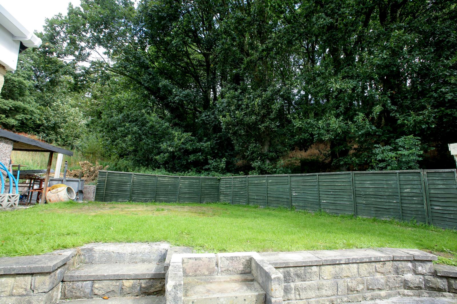 Greenacres, 124a Greenfield Road, Holmfirth, HD9 2LP