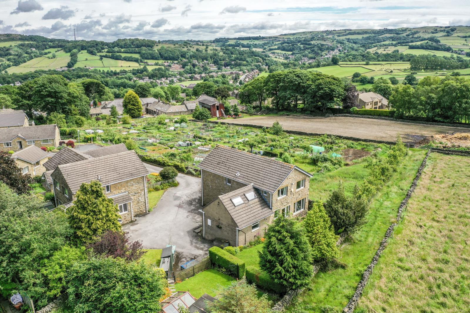 Town End Avenue, Wooldale, Holmfirth, HD9