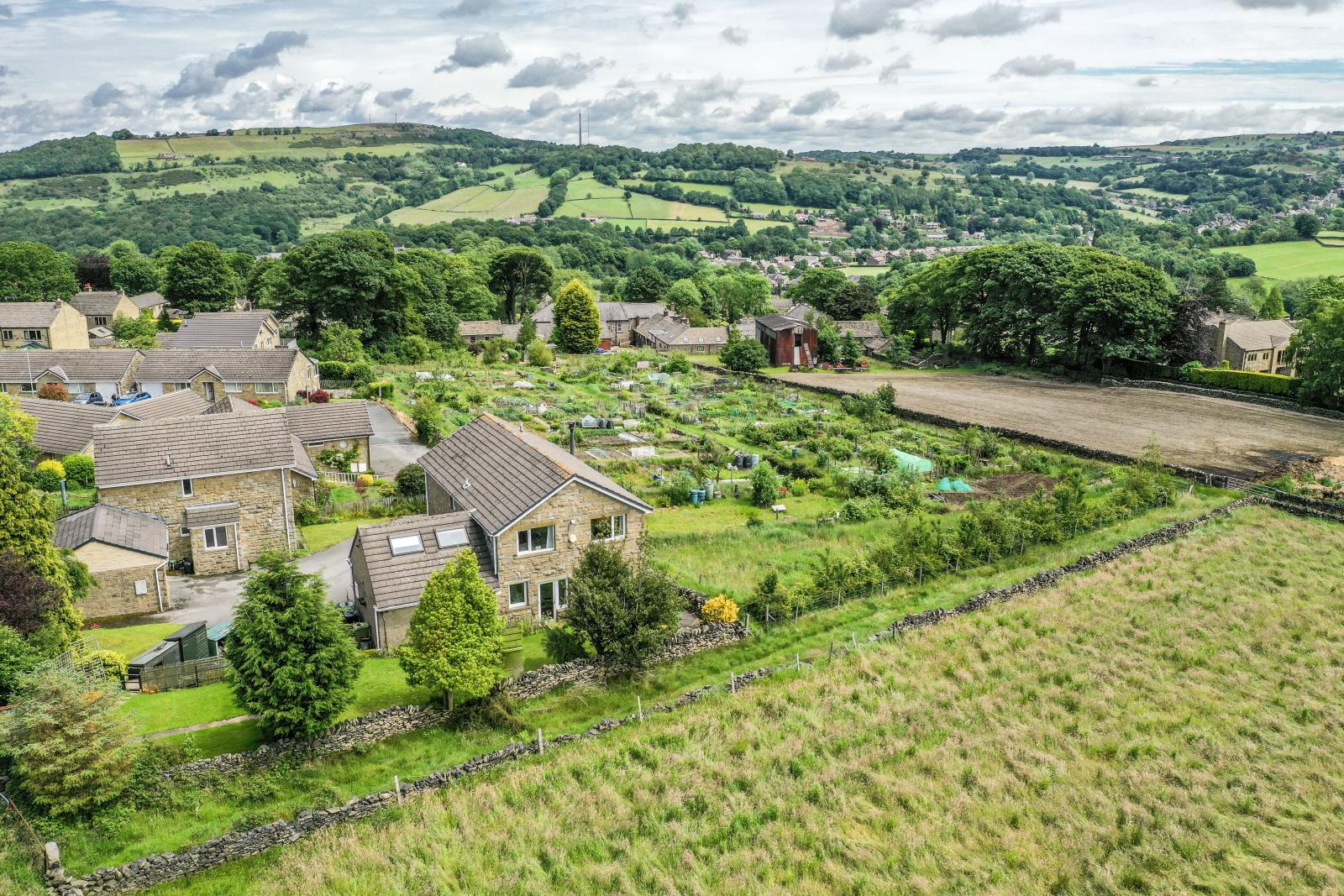 Town End Avenue, Wooldale, Holmfirth, HD9