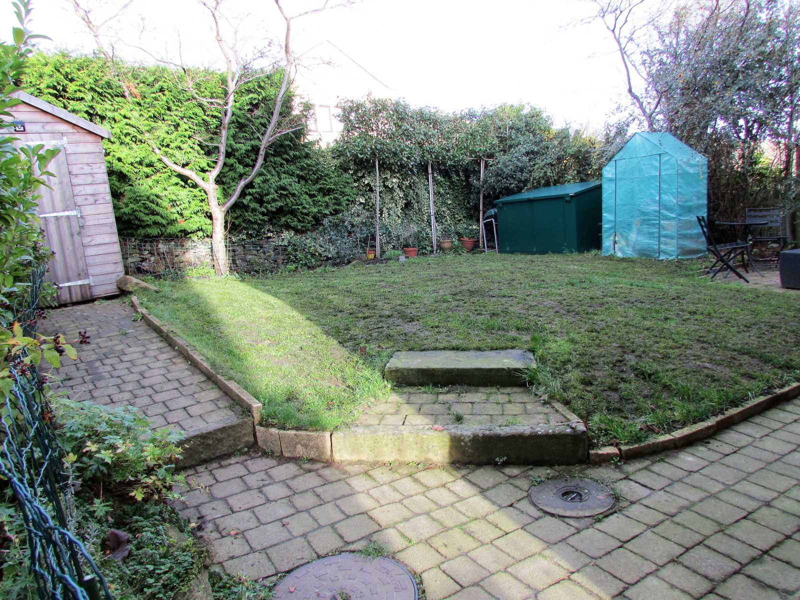 12 Mullion Avenue, Honley HD9 6GN