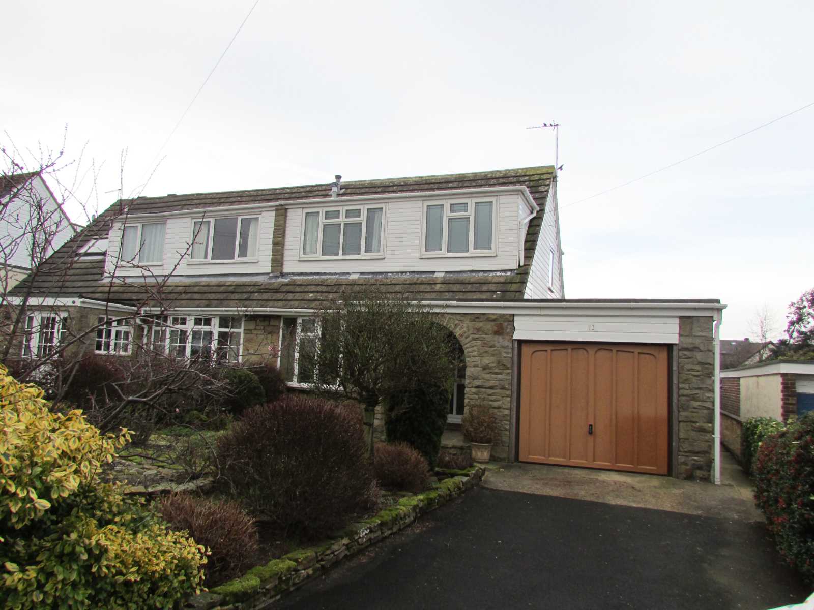 12 Denby Park Drive Grange Moor, Wakefield, WF4 4EE