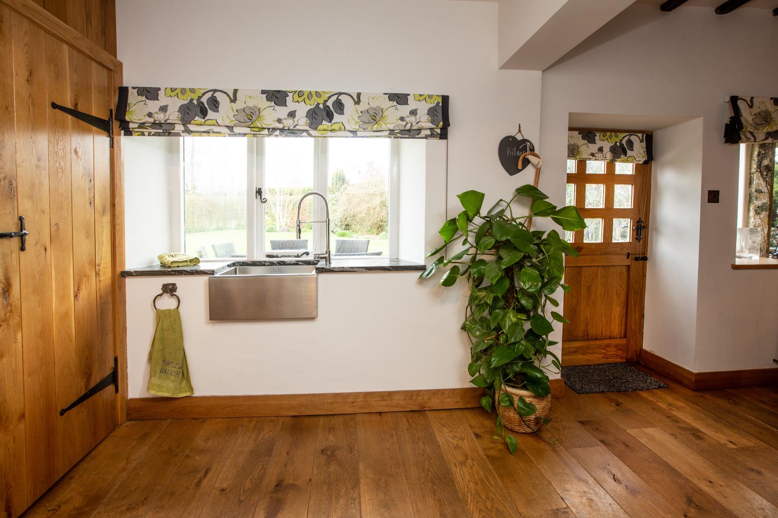 Far Broad Oak Farmhouse, Gunthwaite, S36 7GE