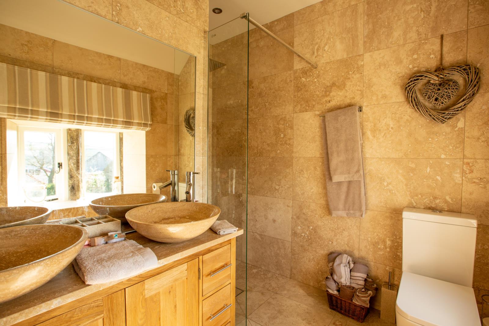 Far Broad Oak Farmhouse, Gunthwaite, S36 7GE