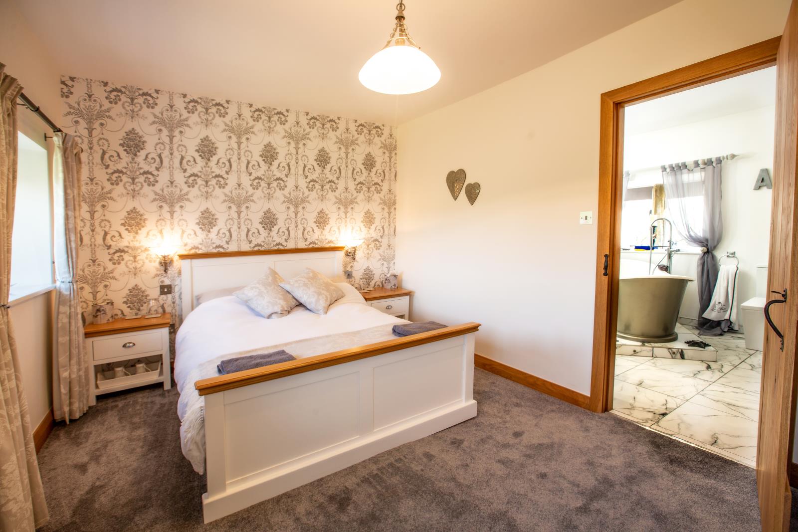 Far Broad Oak Farmhouse, Gunthwaite, S36 7GE