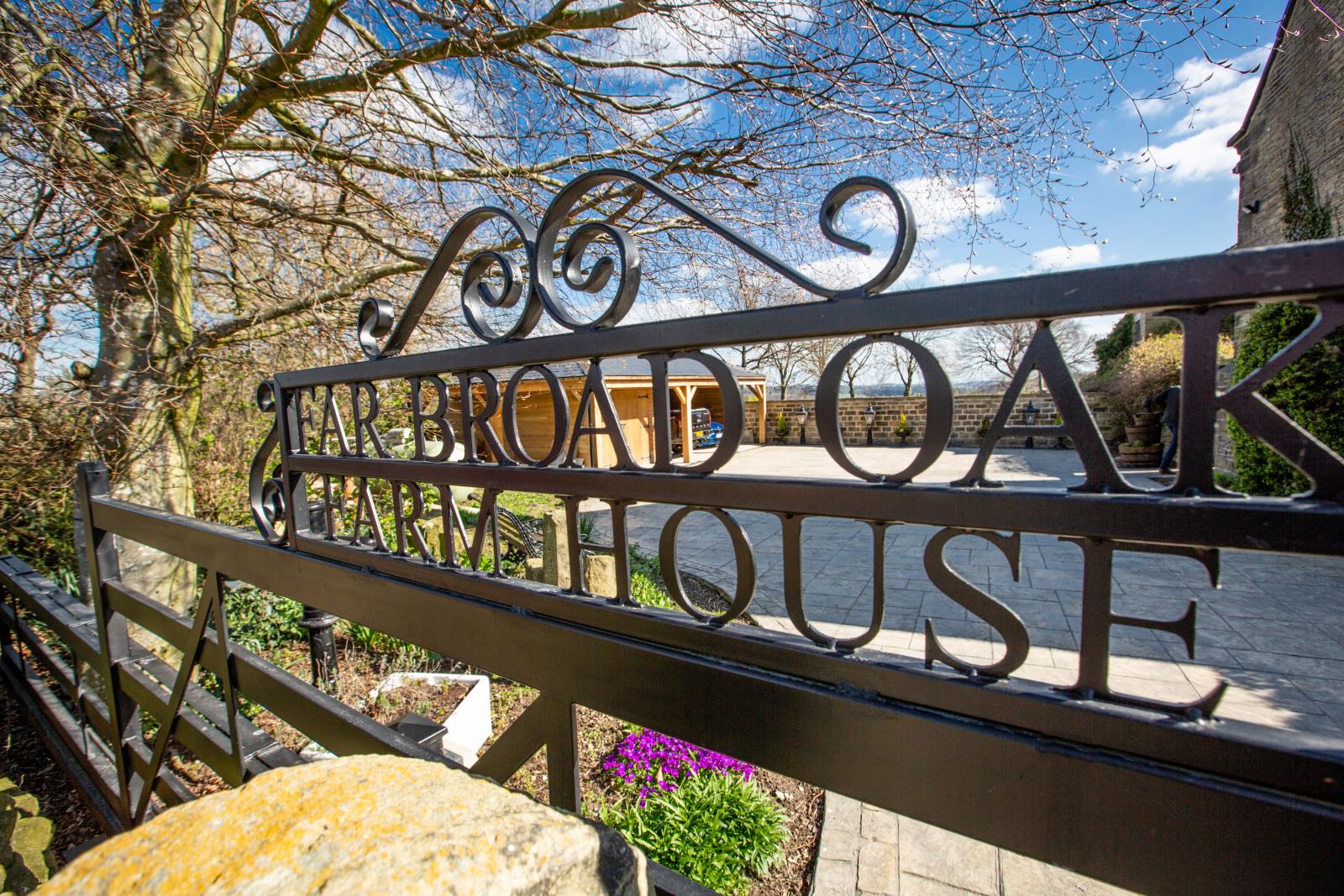 Far Broad Oak Farmhouse, Gunthwaite, S36 7GE