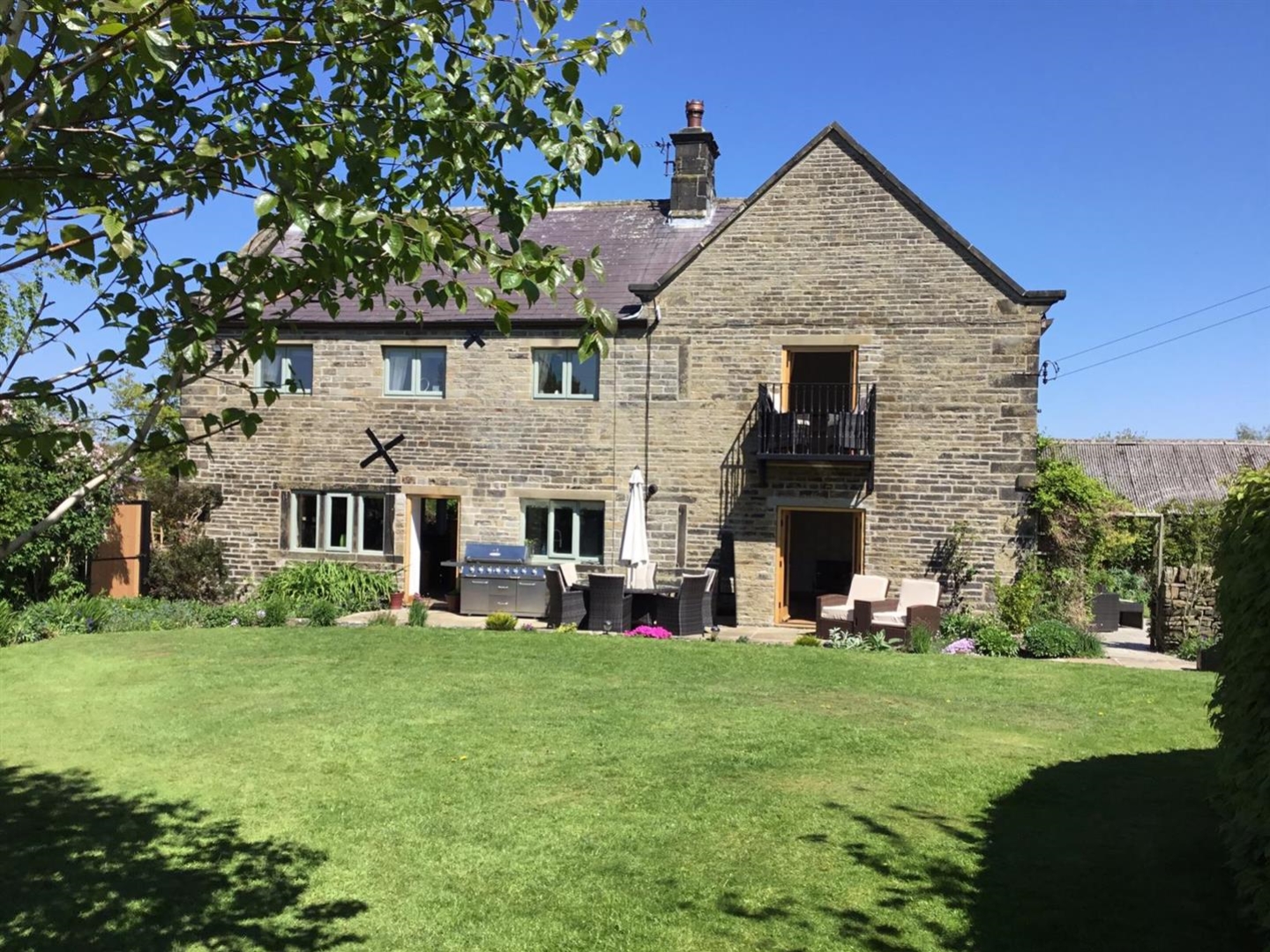 Far Broad Oak Farmhouse, Gunthwaite, S36 7GE