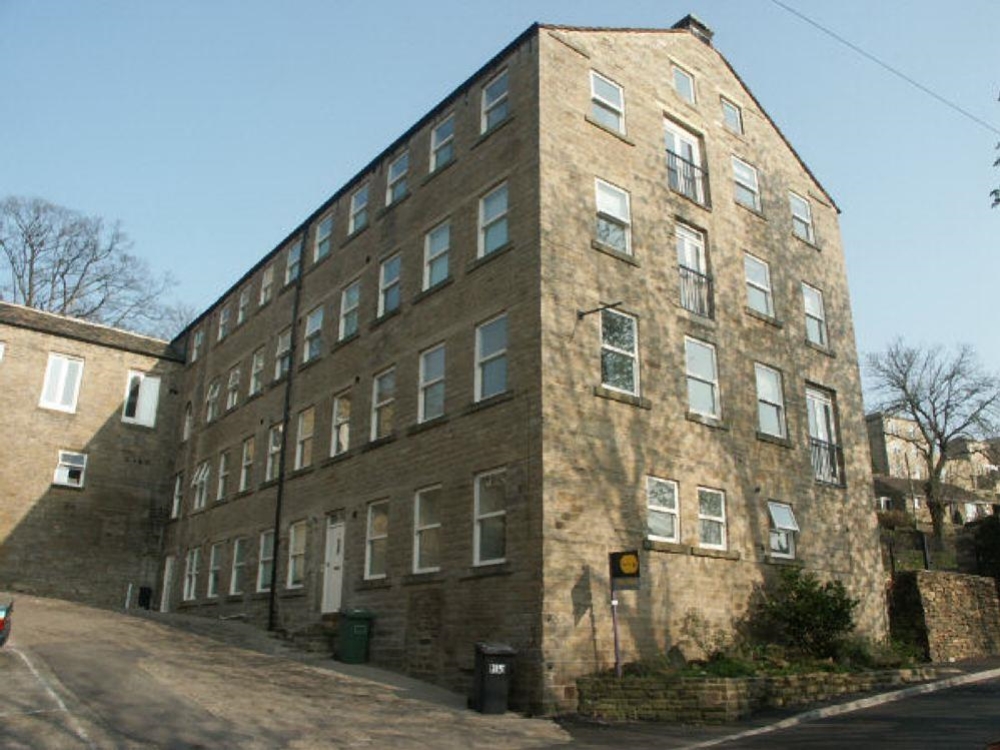 115 Dunford Road, Holmfirth, West Yorkshire HD9 2AR, UK