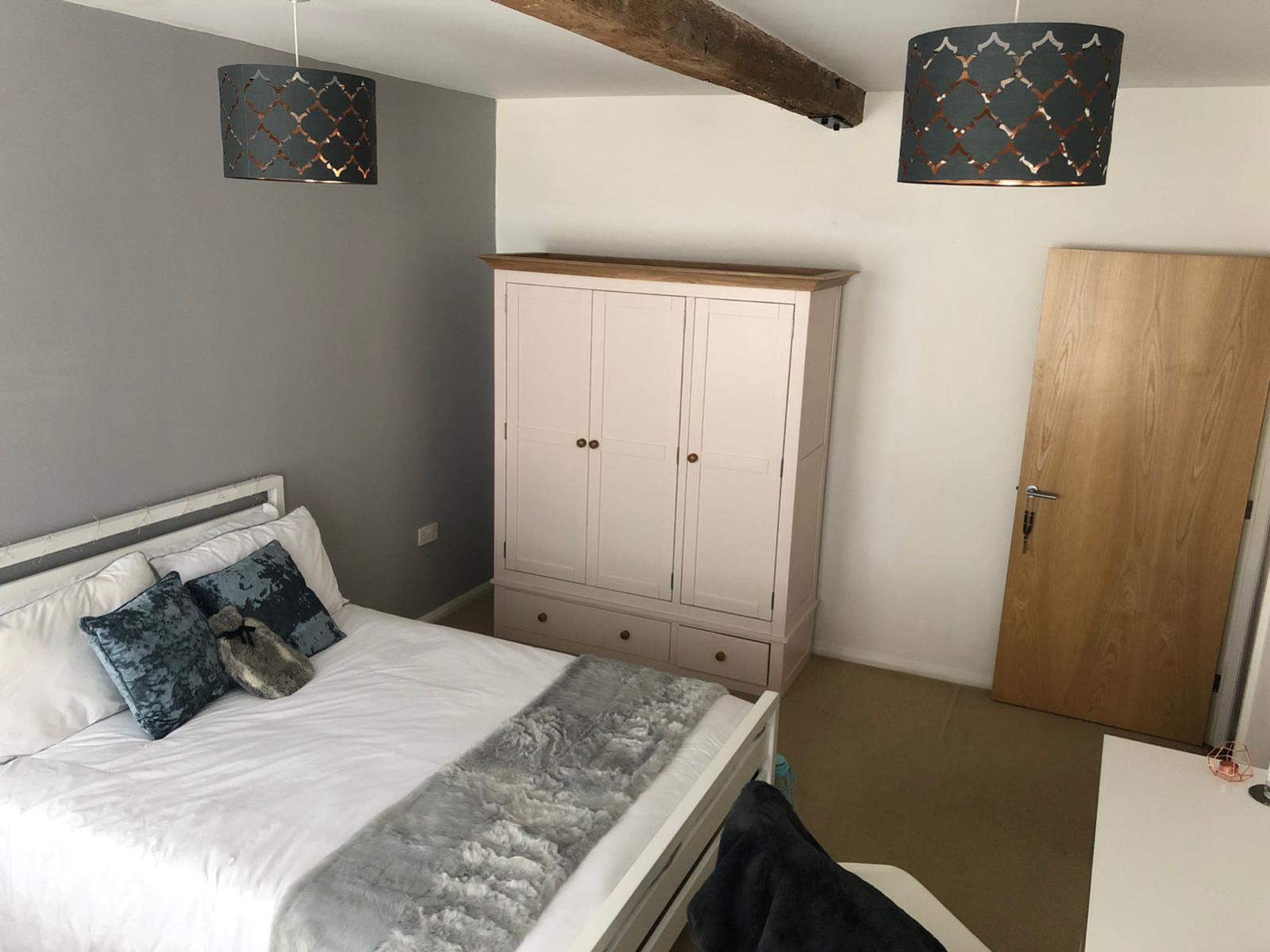 115 Dunford Road, Holmfirth HD9 2AR