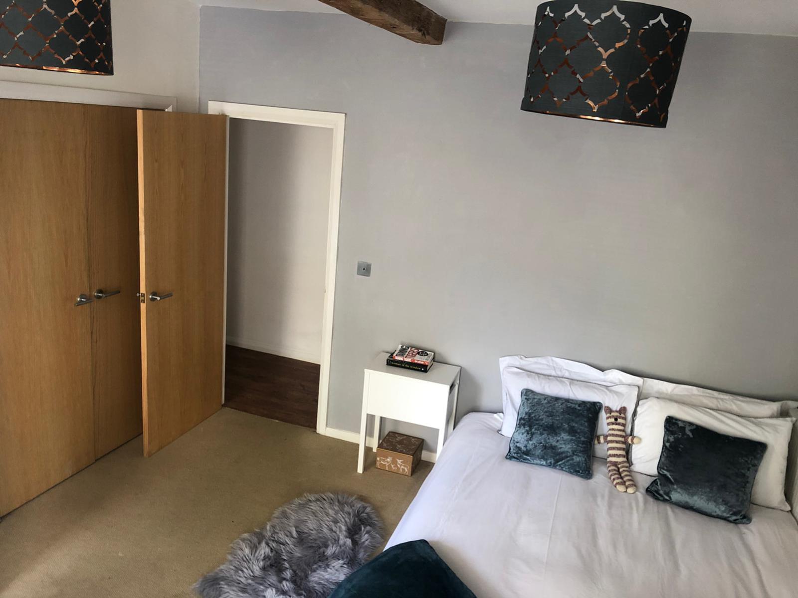 115 Dunford Road, Holmfirth HD9 2AR