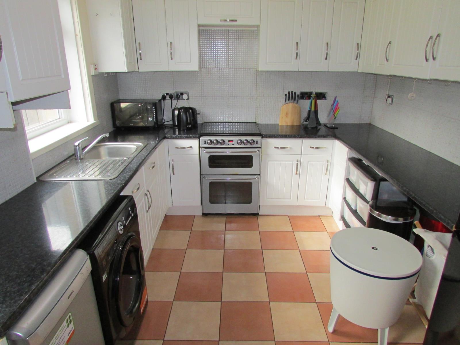 20 Elm Avenue, Thongsbridge, Holmfirth, HD9 7ST