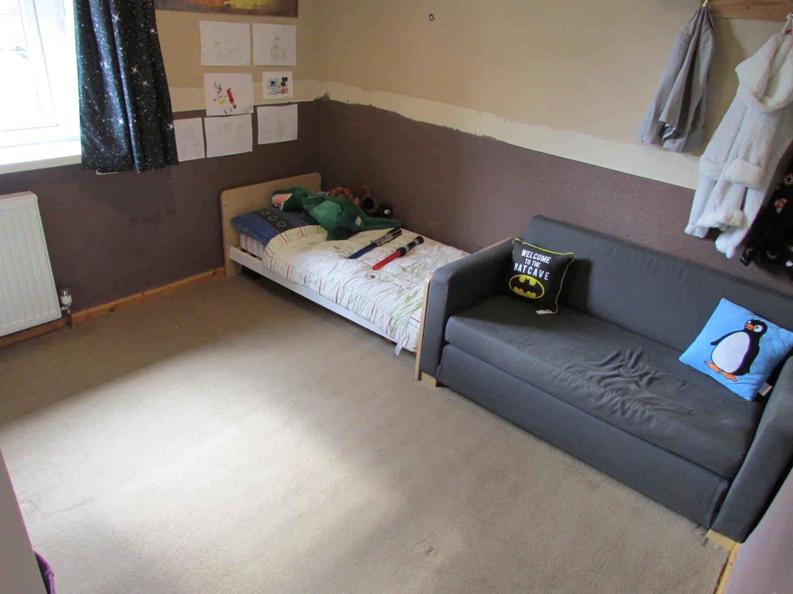 20 Elm Avenue, Thongsbridge, Holmfirth, HD9 7ST
