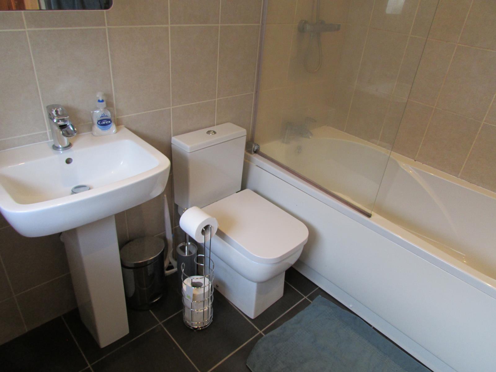 20 Elm Avenue, Thongsbridge, Holmfirth, HD9 7ST