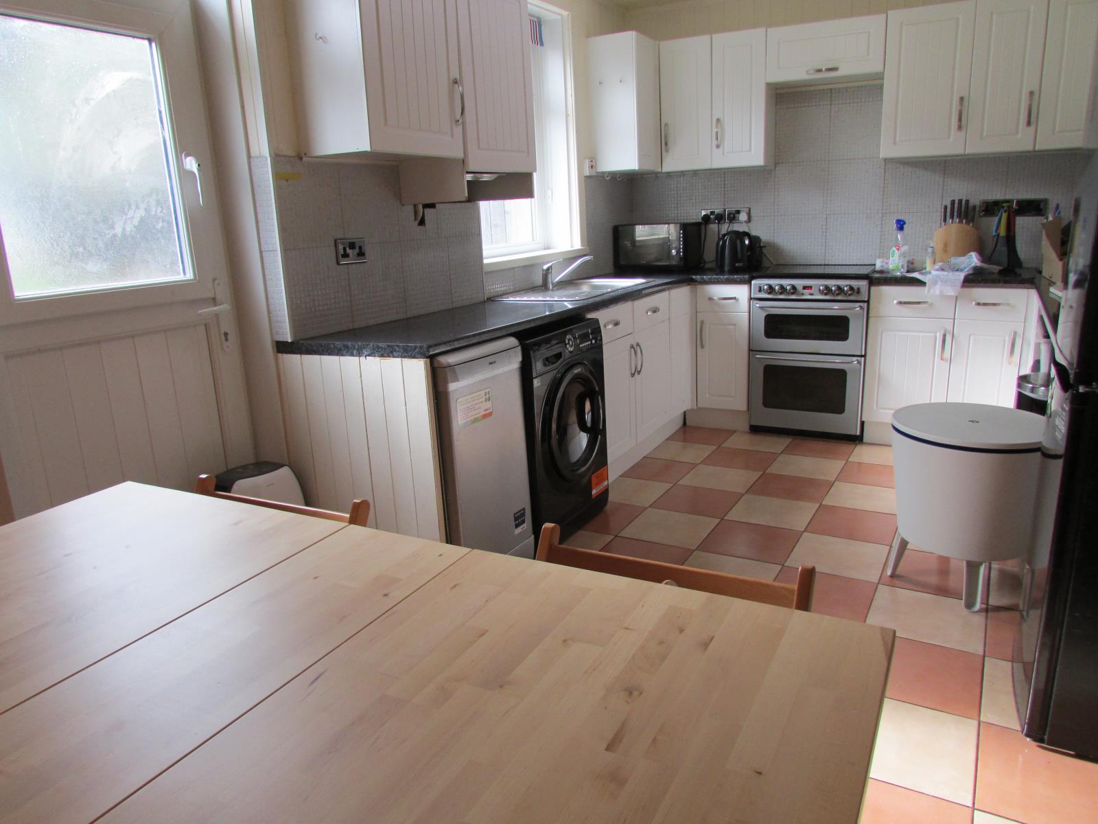 20 Elm Avenue, Thongsbridge, Holmfirth, HD9 7ST