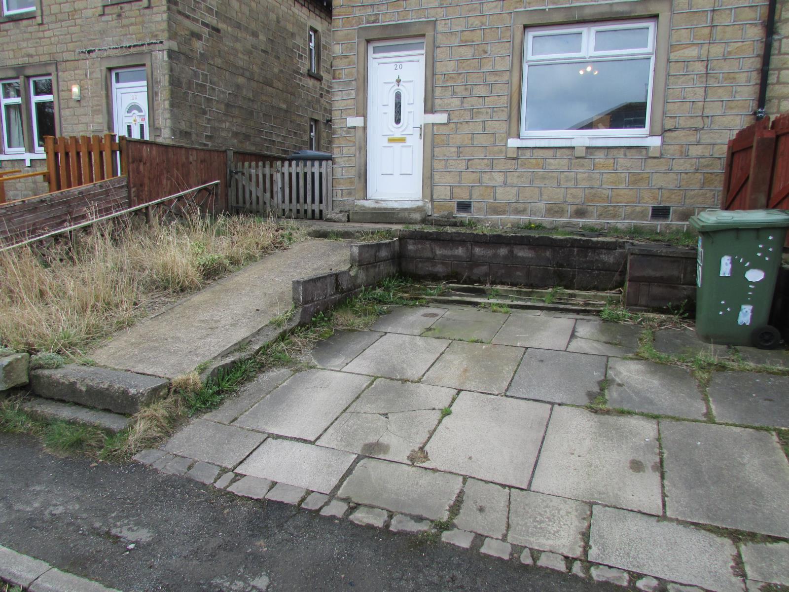 20 Elm Avenue, Thongsbridge, Holmfirth, HD9 7ST