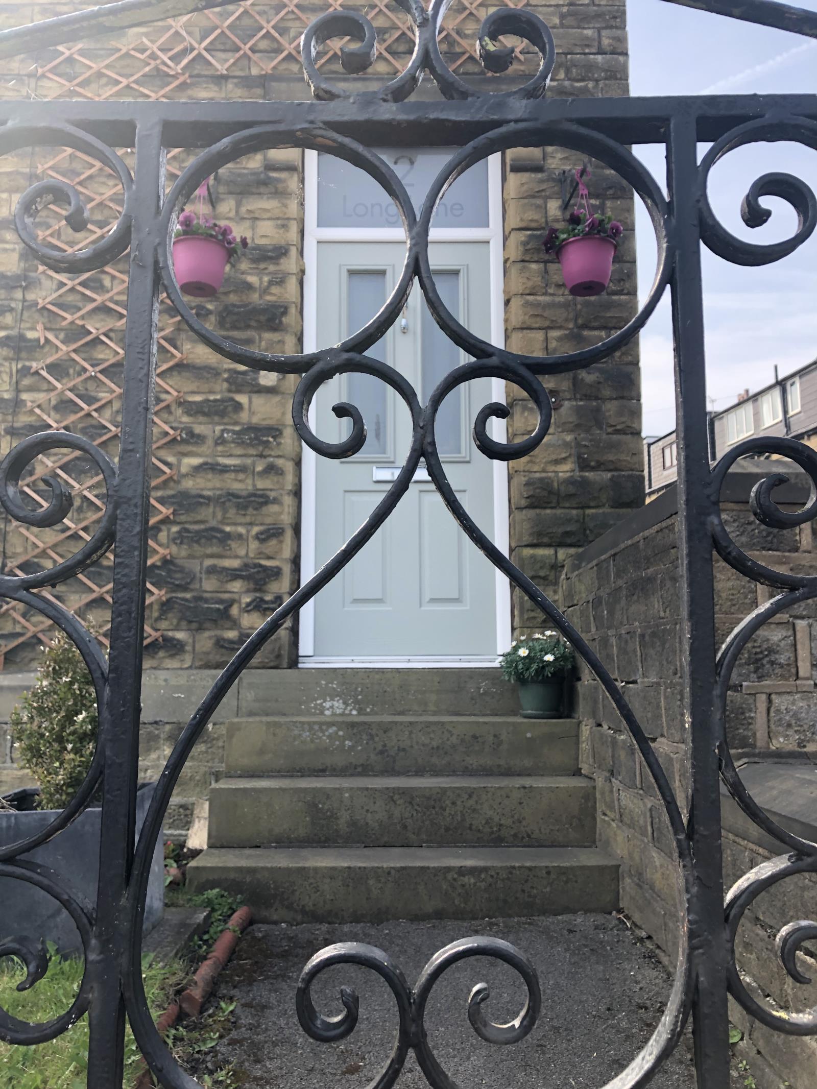 2 Long Lane, Honley, HD9 6EA