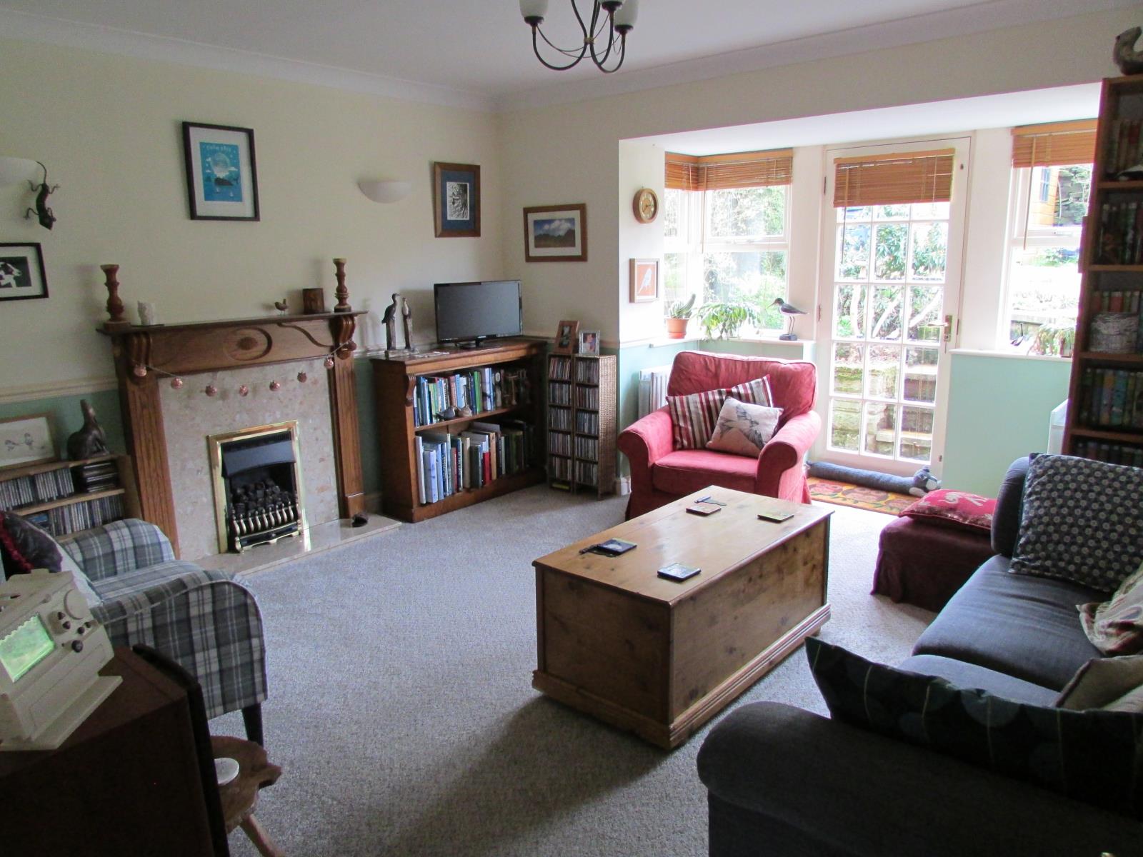 67 Broadfield Park, Holmfirth, West Yorkshire HD9 2JQ