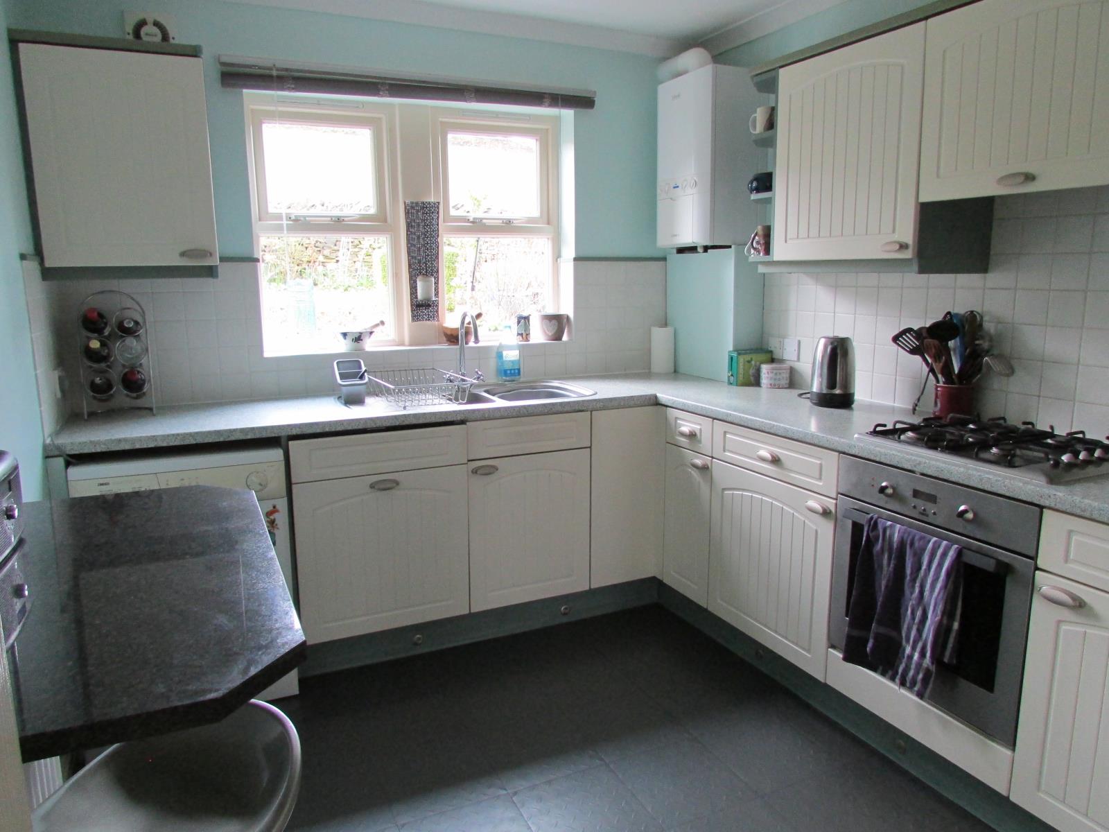 67 Broadfield Park, Holmfirth, West Yorkshire HD9 2JQ