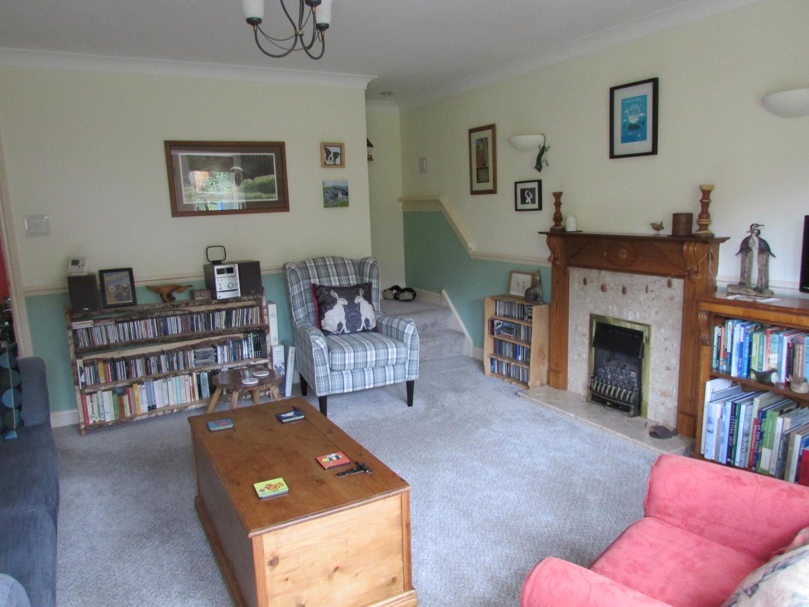 67 Broadfield Park, Holmfirth, West Yorkshire HD9 2JQ