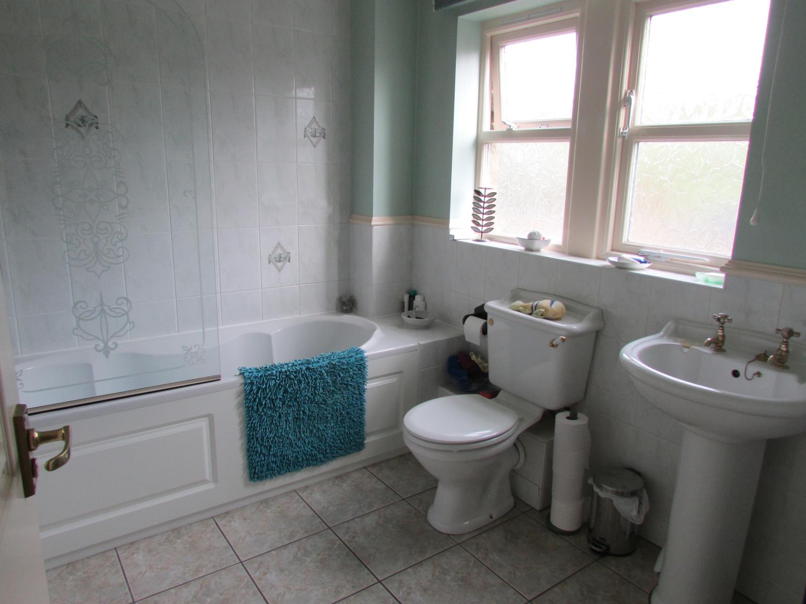 67 Broadfield Park, Holmfirth, West Yorkshire HD9 2JQ