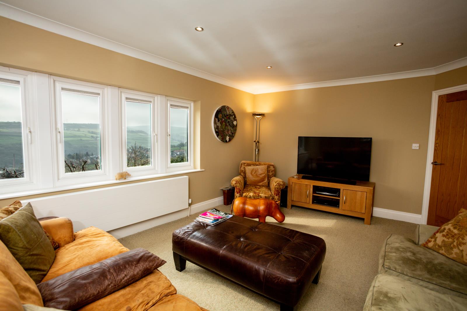 28 Allergill Park, Upperthong, Holmfirth, West Yorkshire HD9 3XH