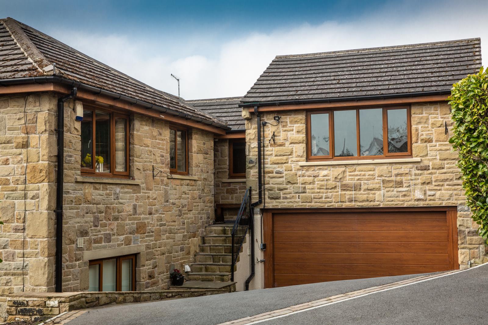 28 Allergill Park, Upperthong, Holmfirth, West Yorkshire HD9 3XH
