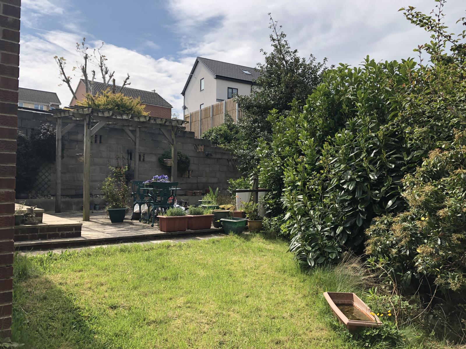 9 Harrington Court Meltham, Holmfirth, West Yorkshire HD9 4ED