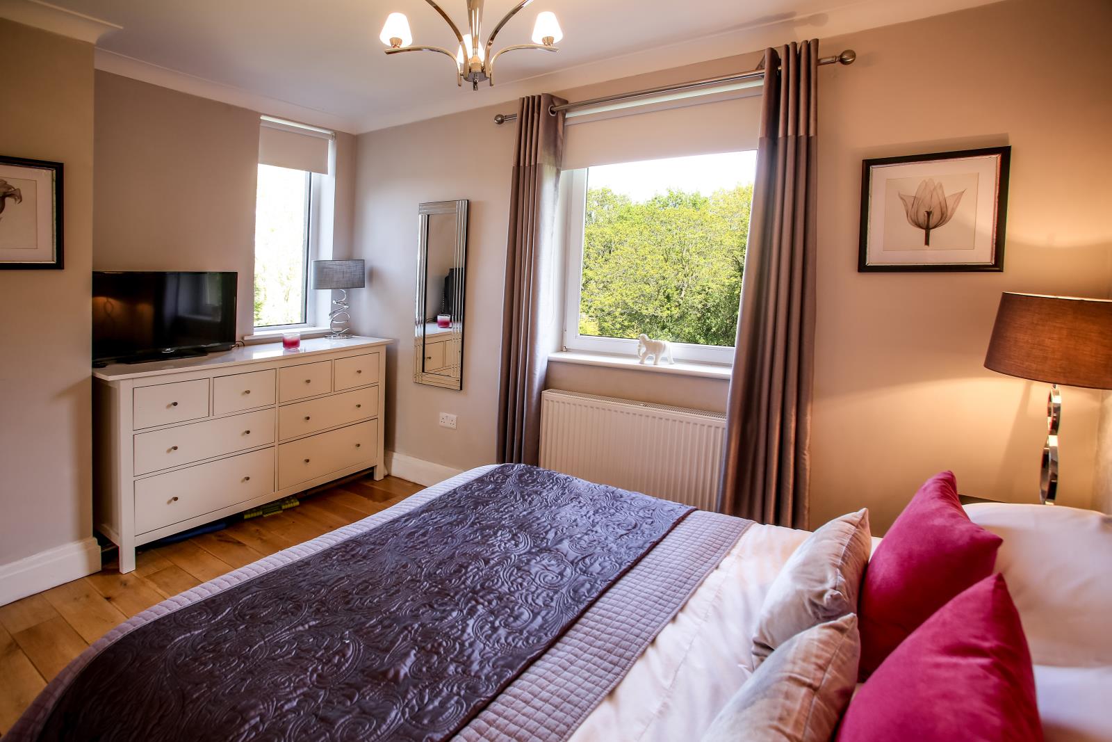 96 Far Banks Honley, Holmfirth, West Yorkshire HD9 6NW