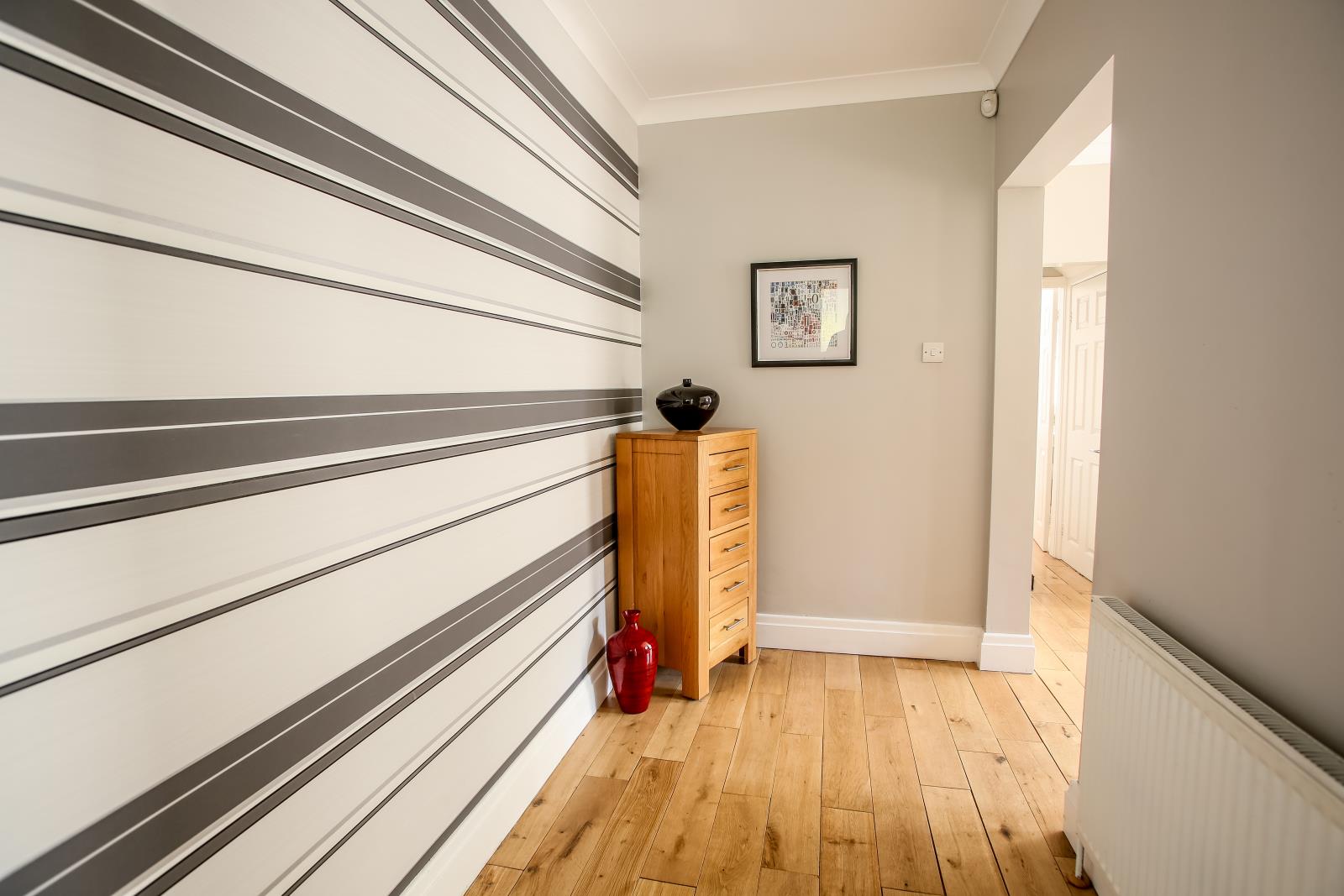 96 Far Banks Honley, Holmfirth, West Yorkshire HD9 6NW