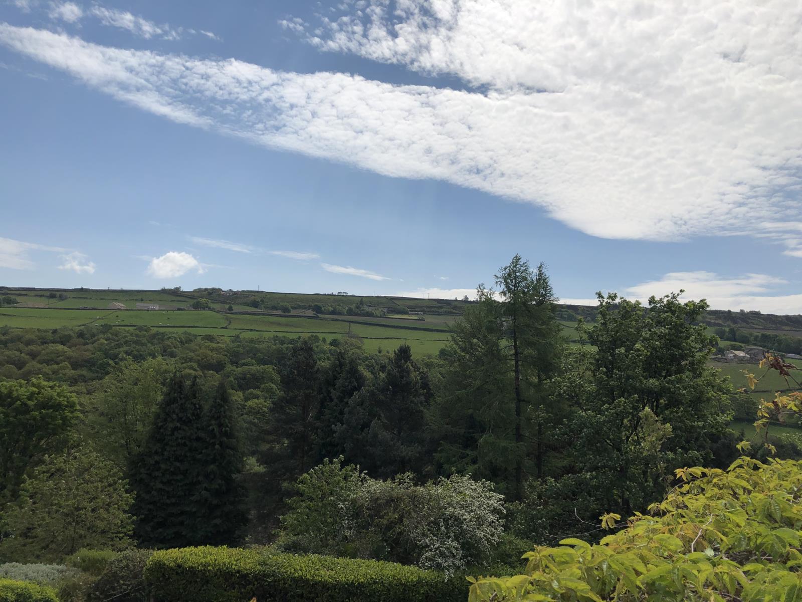 1 Long Ing Cottages, Hinchliffe Mill, Holmfirth HD9 2PP
