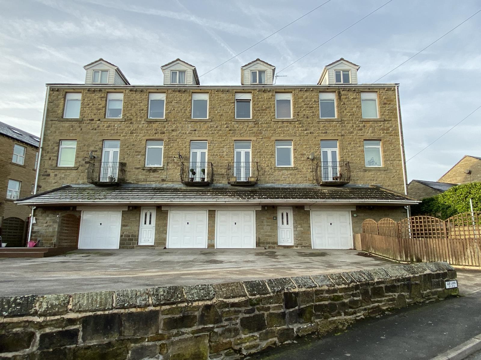 2b Elm Mills, Gib Lane, Skelmanthorpe HD8 9BG