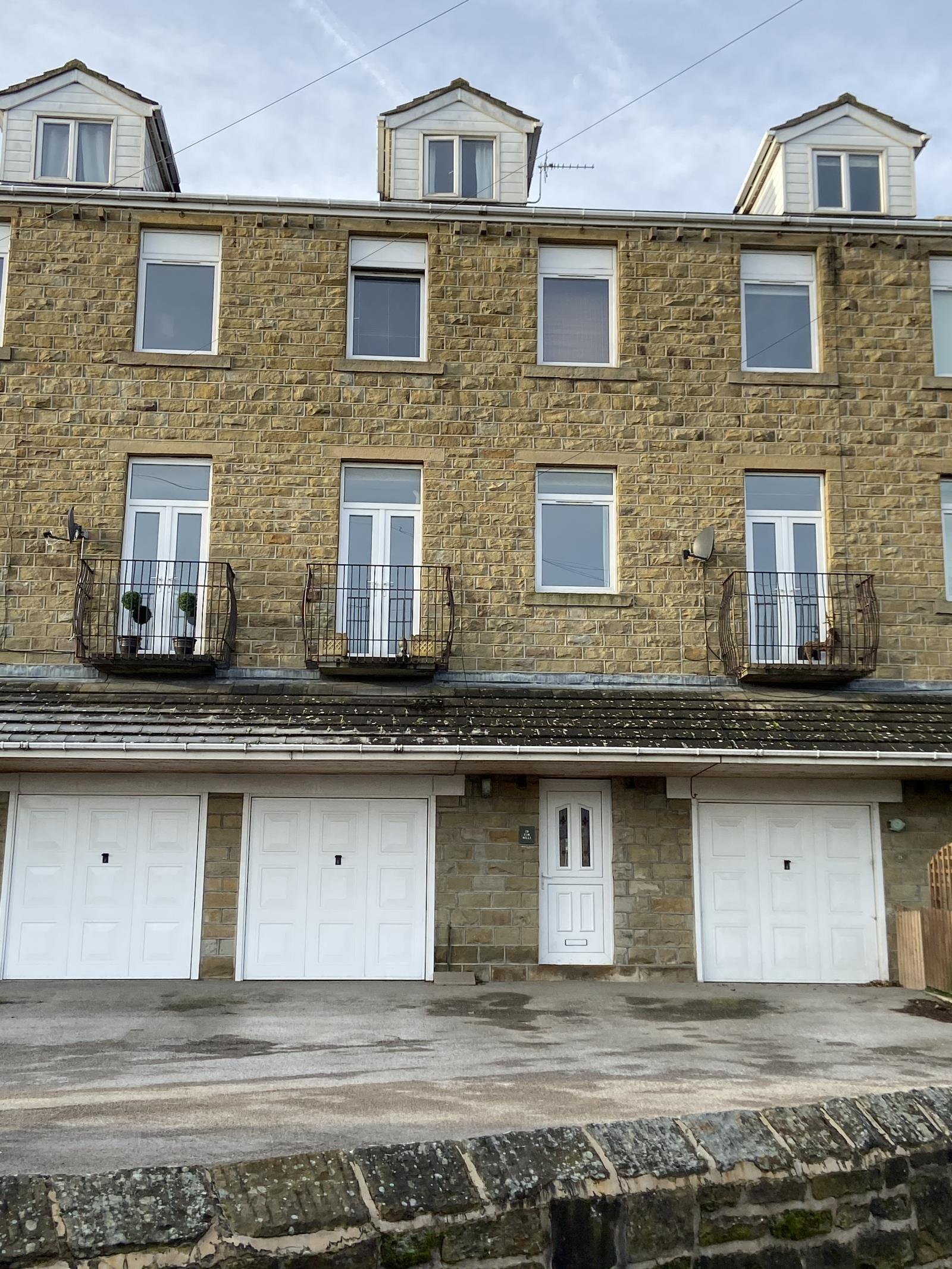 2b Elm Mills, Gib Lane, Skelmanthorpe HD8 9BG