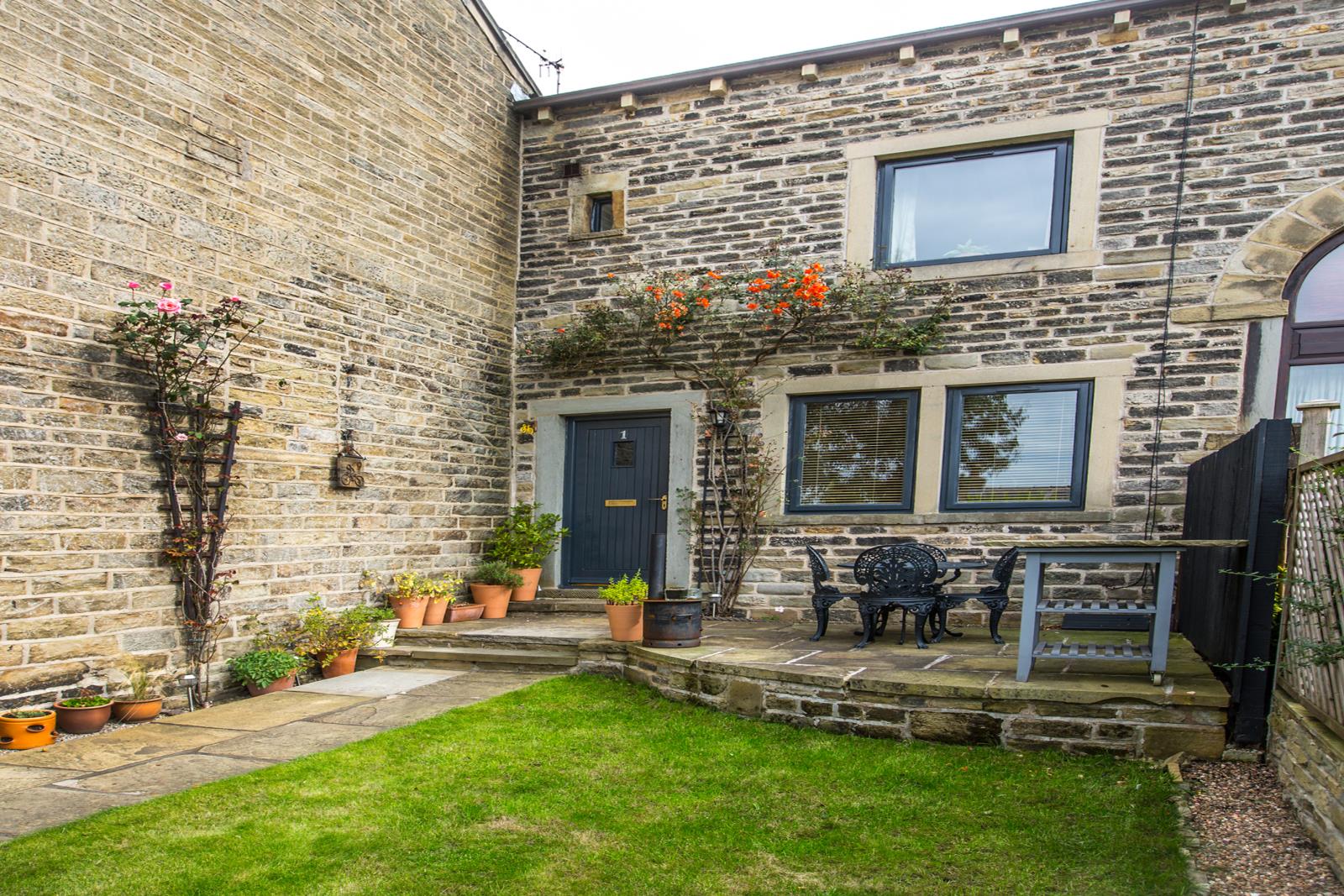 1 The Barn, Hall Ing Lane, Honley HD9 6QX
