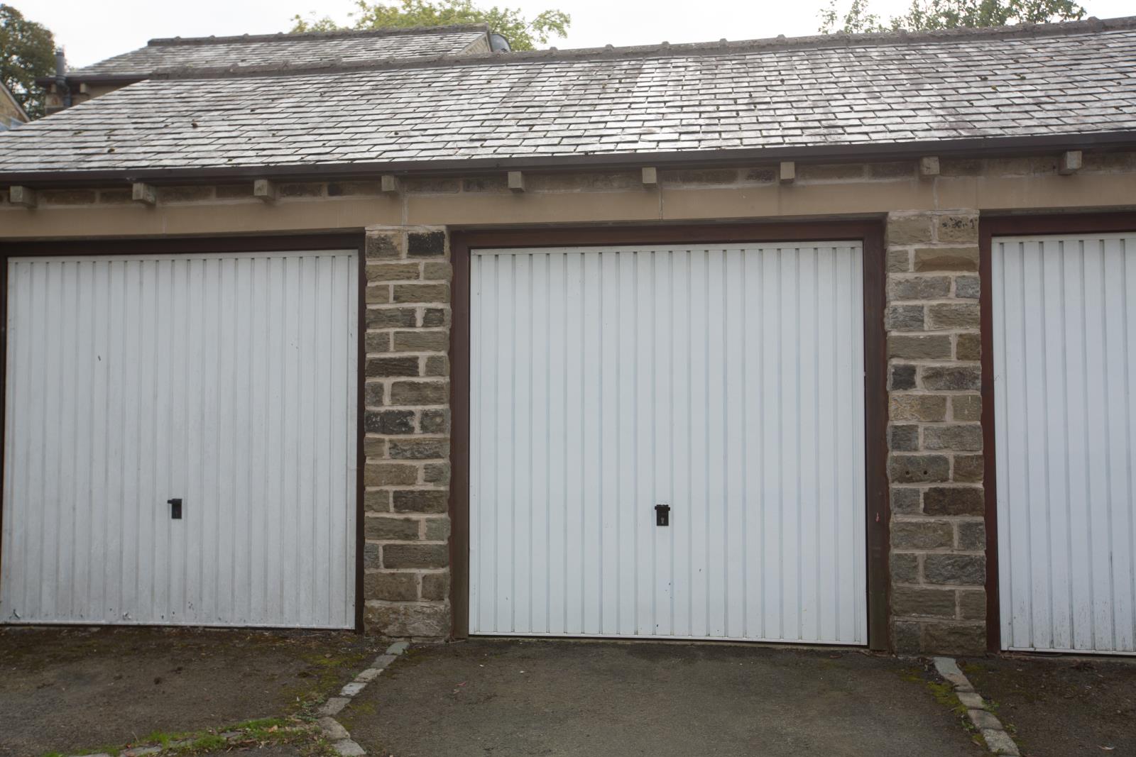 1 The Barn, Hall Ing Lane, Honley HD9 6QX