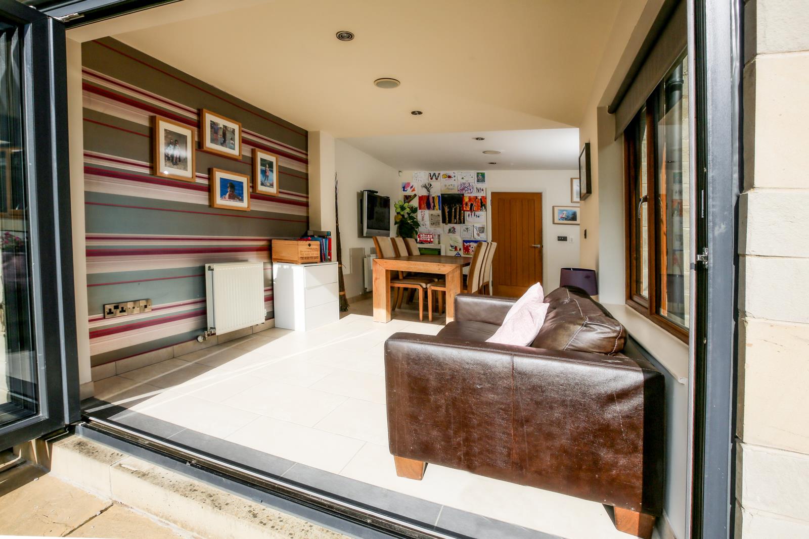 16 Victoria Mills, Holmfirth HD9 2TP