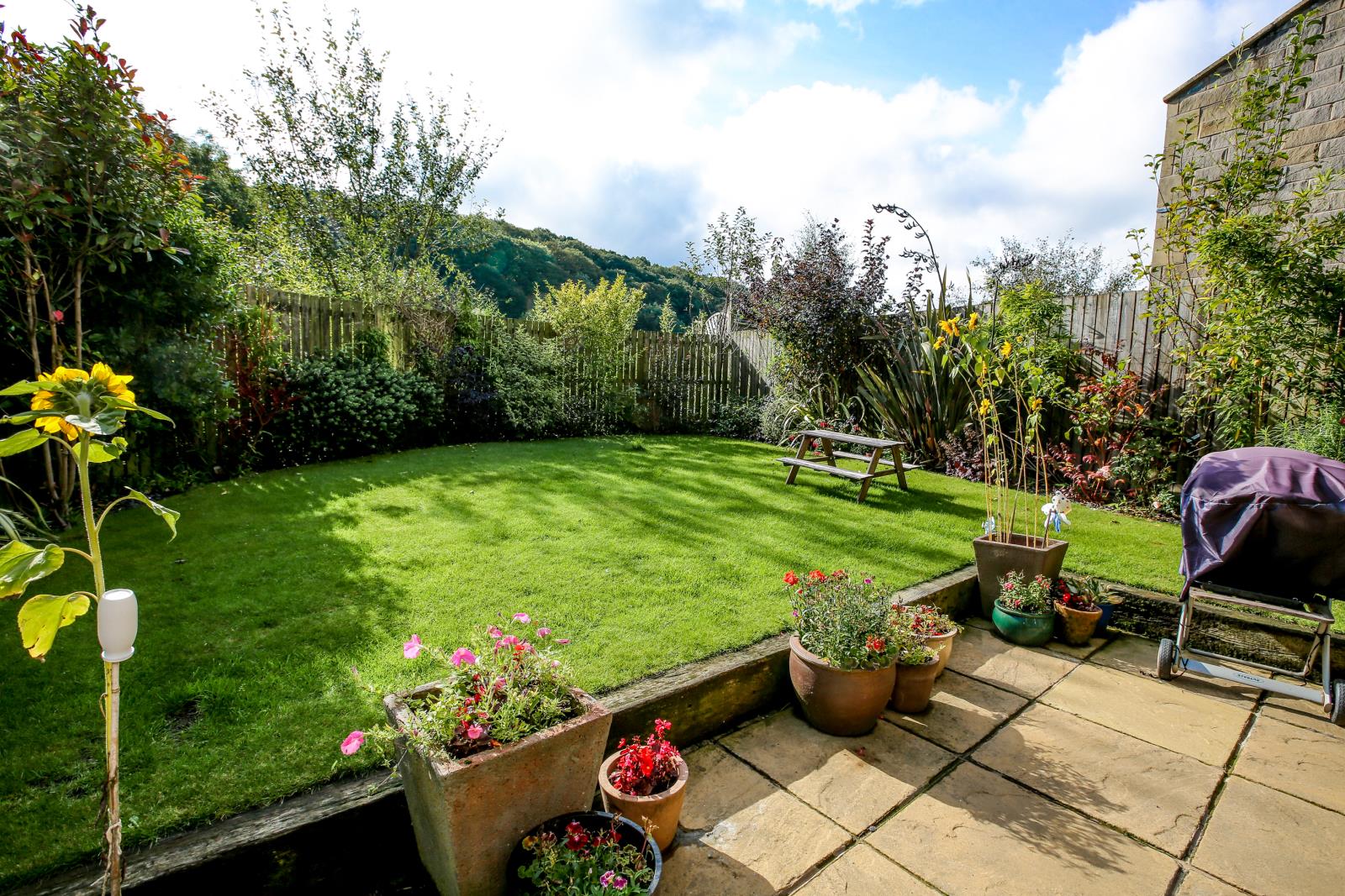 16 Victoria Mills, Holmfirth HD9 2TP