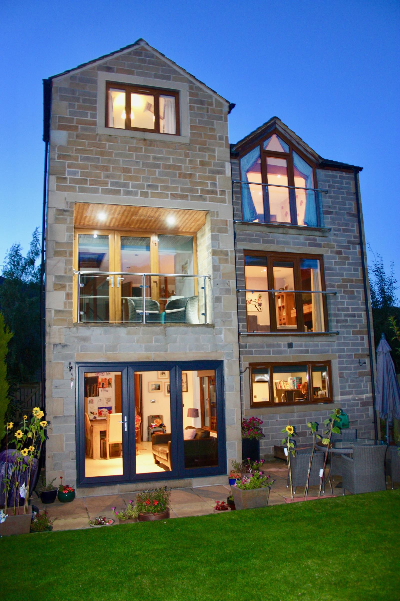 16 Victoria Mills, Holmfirth HD9 2TP
