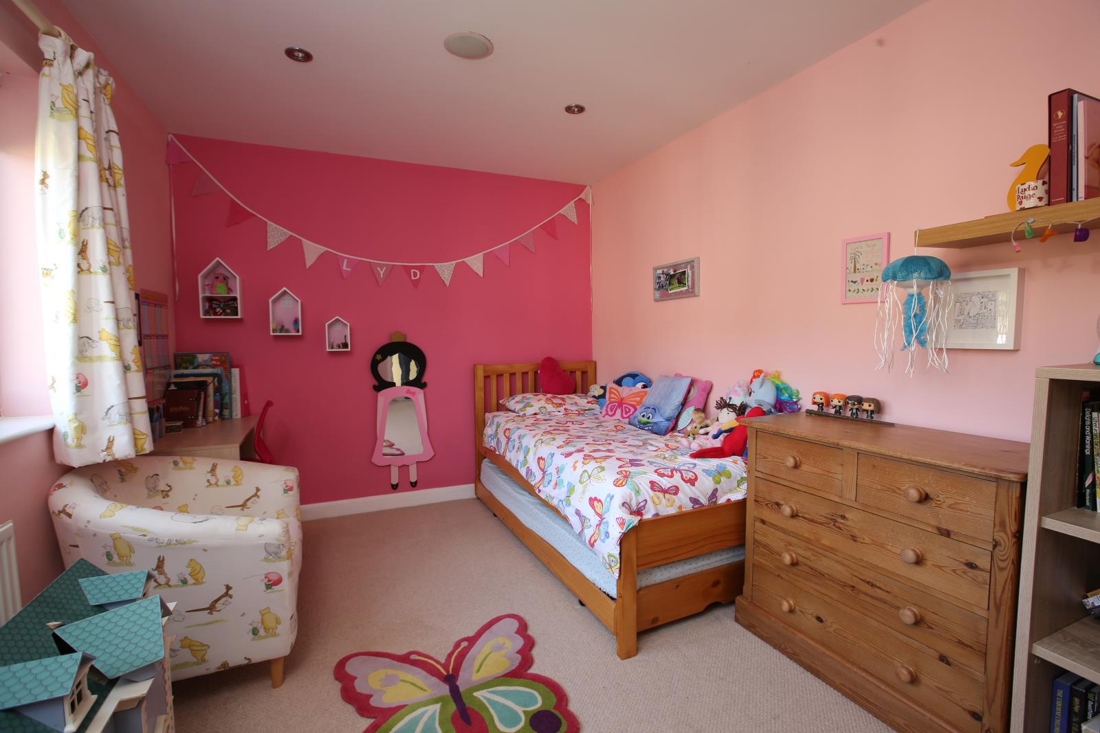 16 Victoria Mills, Holmfirth HD9 2TP