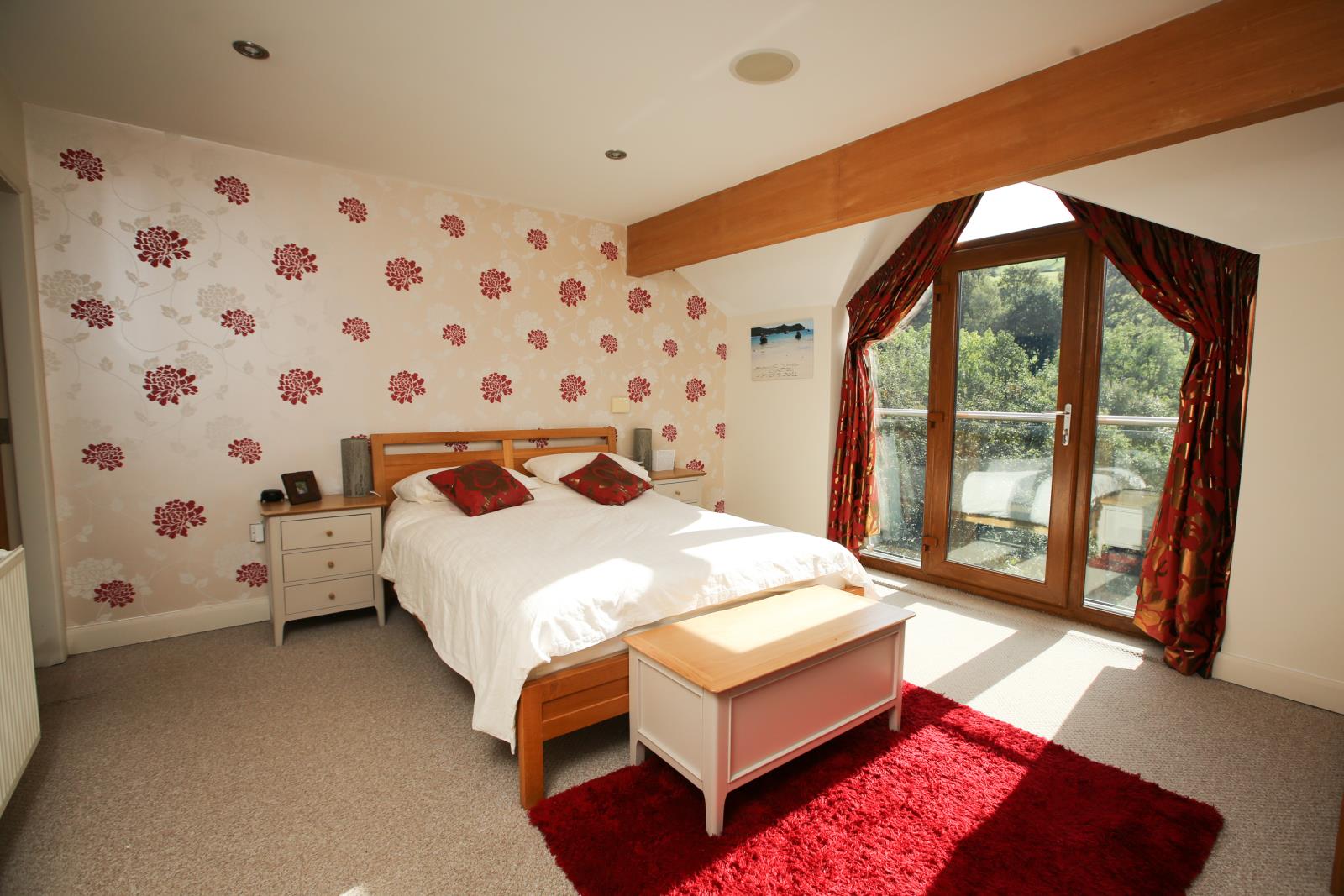 16 Victoria Mills, Holmfirth HD9 2TP