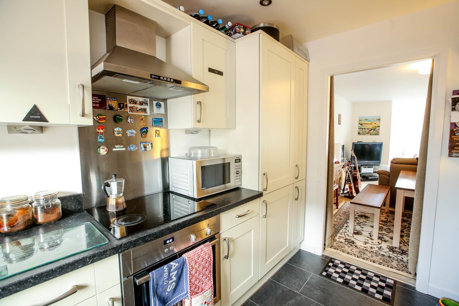 2 Bradshaw Gardens, Honley, Holmfirth, HD9 6BL