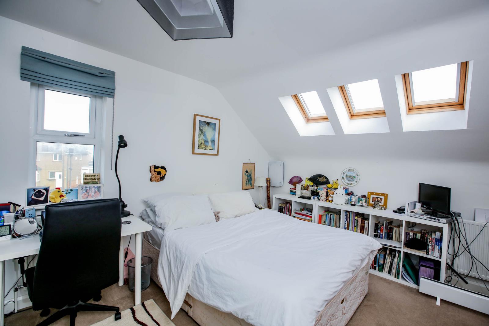 2 Bradshaw Gardens, Honley, Holmfirth, HD9 6BL