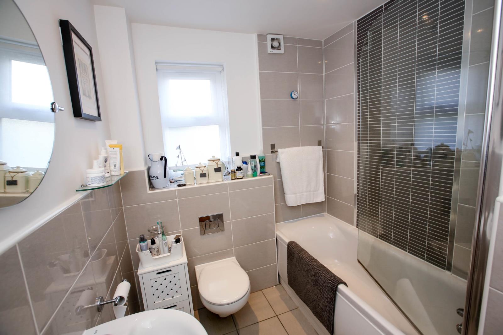 2 Bradshaw Gardens, Honley, Holmfirth, HD9 6BL