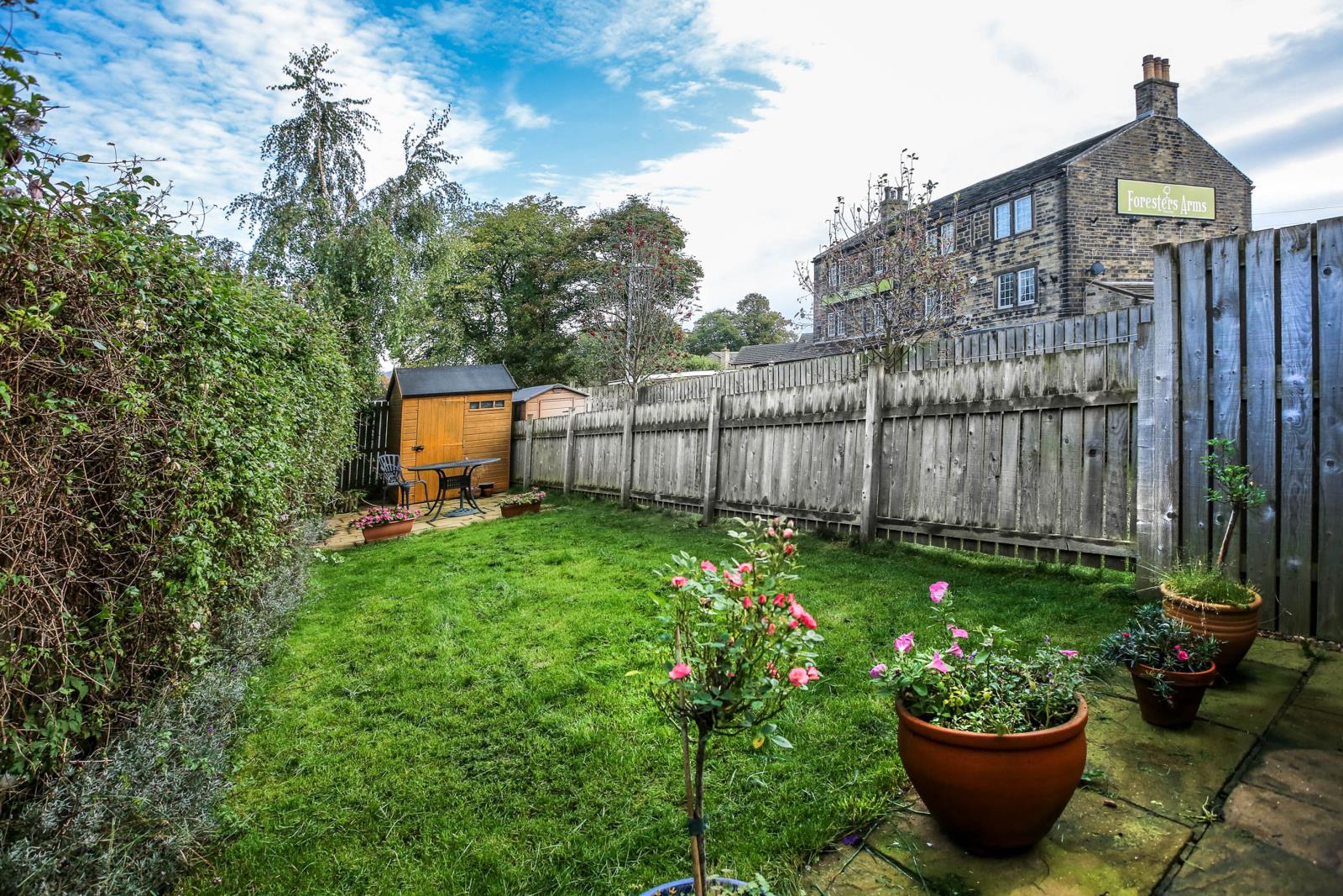 2 Bradshaw Gardens, Honley, Holmfirth, HD9 6BL