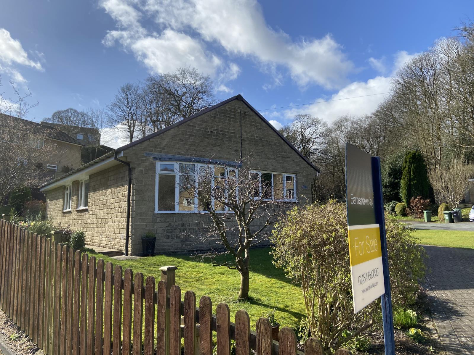 1 Lingwood Close, New Mill, Holmfirth, HD9 7NN