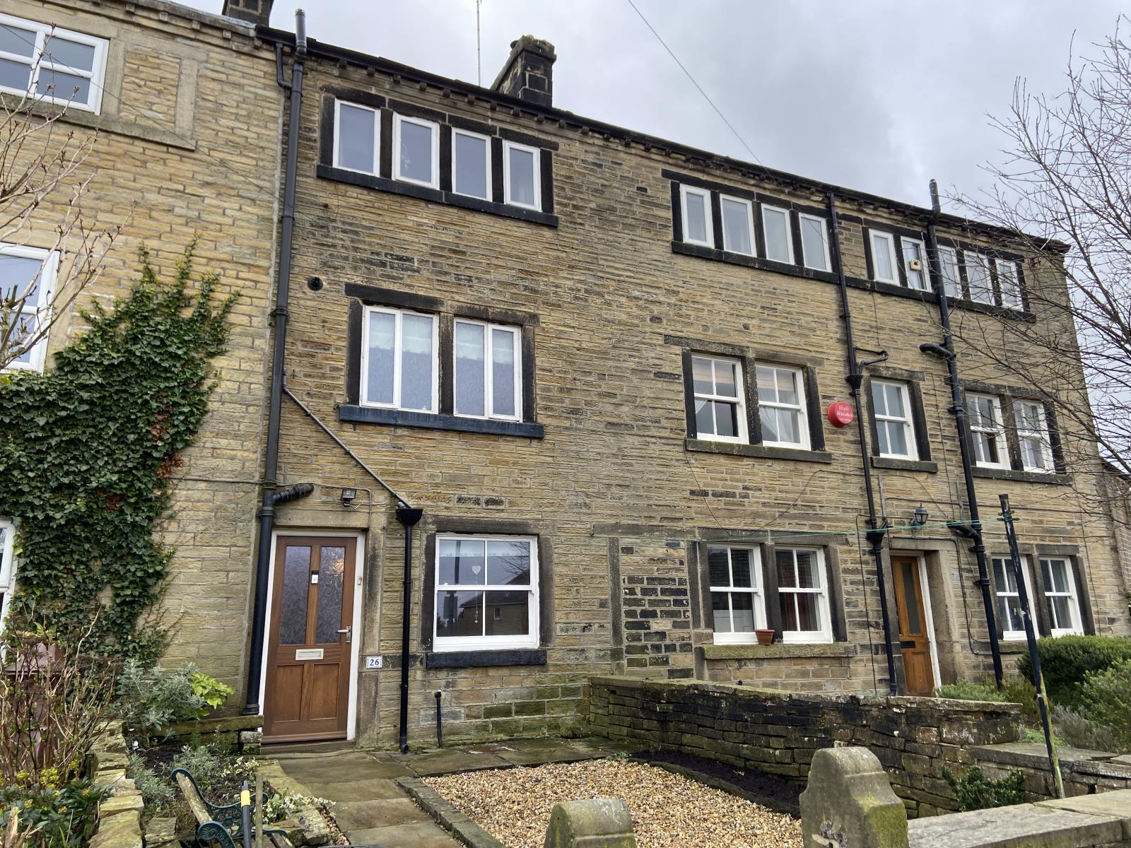 26 Cinderhills Road, Holmfirth, West Yorkshire, HD9 1EH