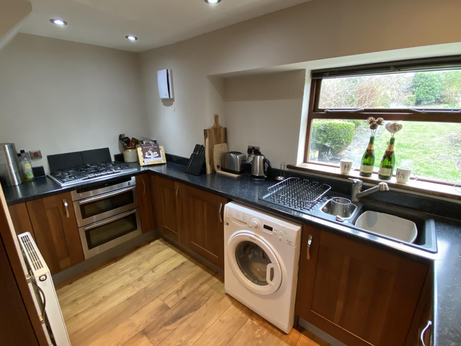 26 Cinderhills Road, Holmfirth, West Yorkshire, HD9 1EH