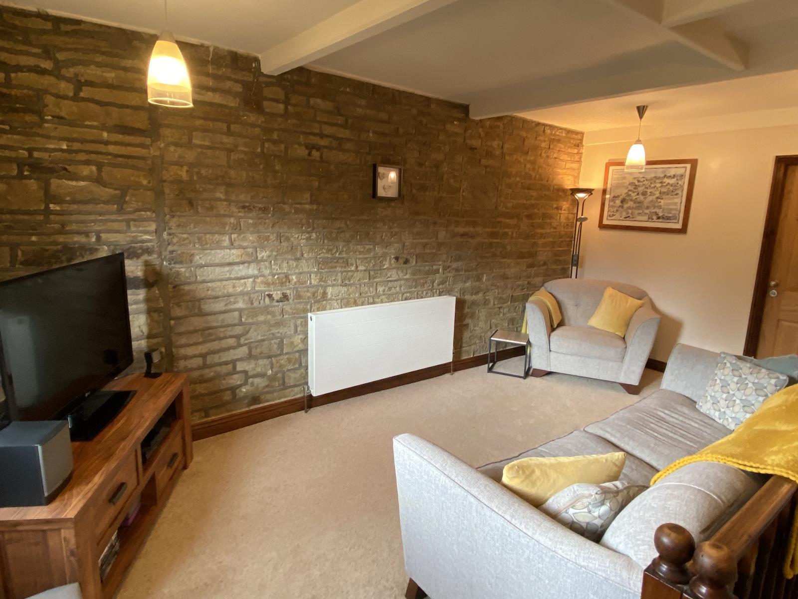26 Cinderhills Road, Holmfirth, West Yorkshire, HD9 1EH