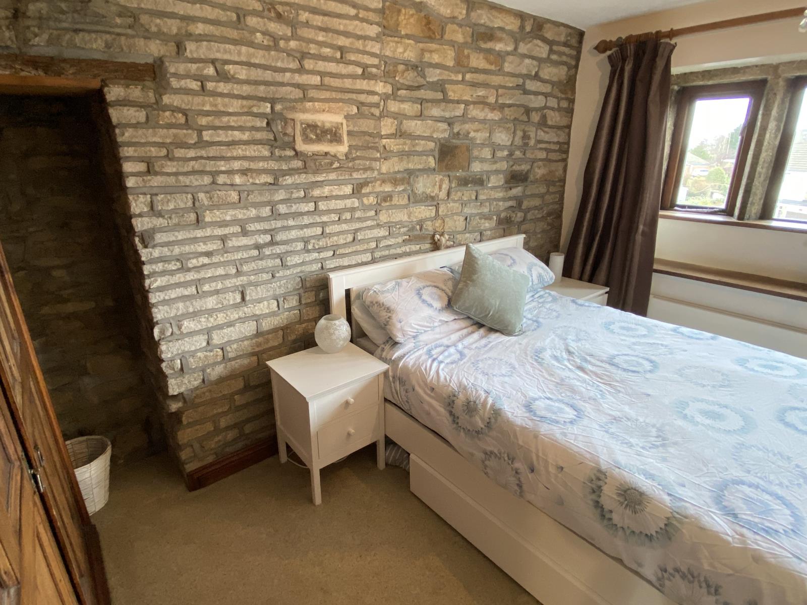 26 Cinderhills Road, Holmfirth, West Yorkshire, HD9 1EH
